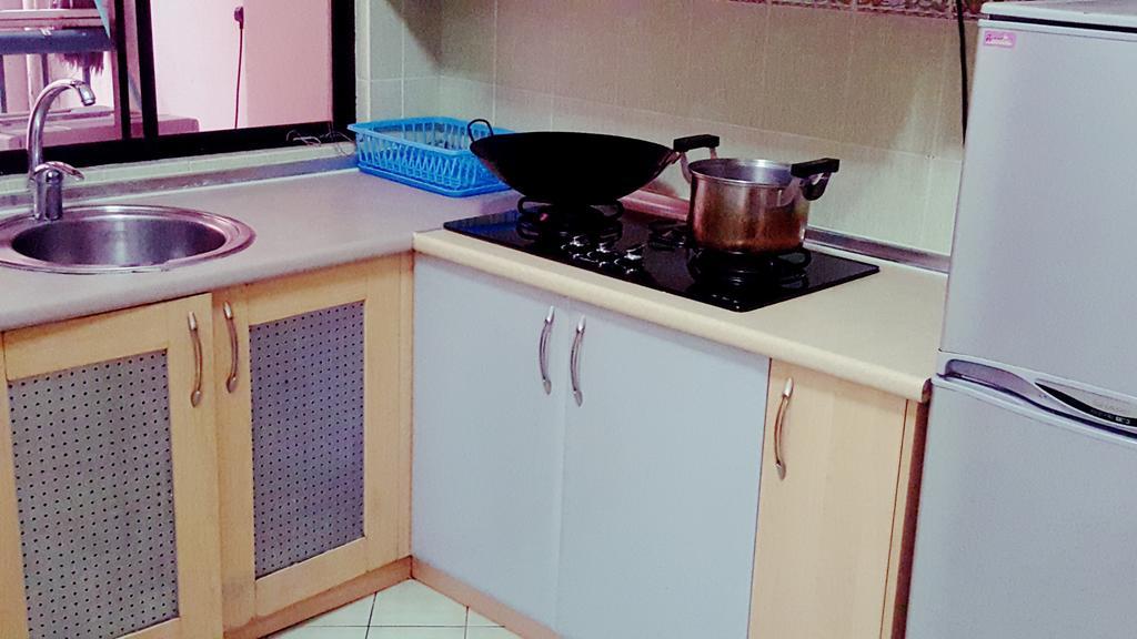 Marina Court Kk City Homestay Kota Kinabalu Buitenkant foto